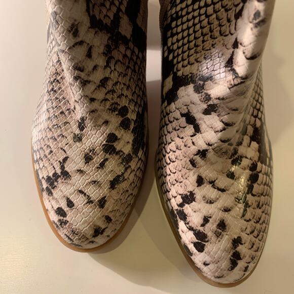 Nine West 6 Snakeskin Print Ankle Boots Booties Gray Black Leather Block Heel - Picture 7 of 12